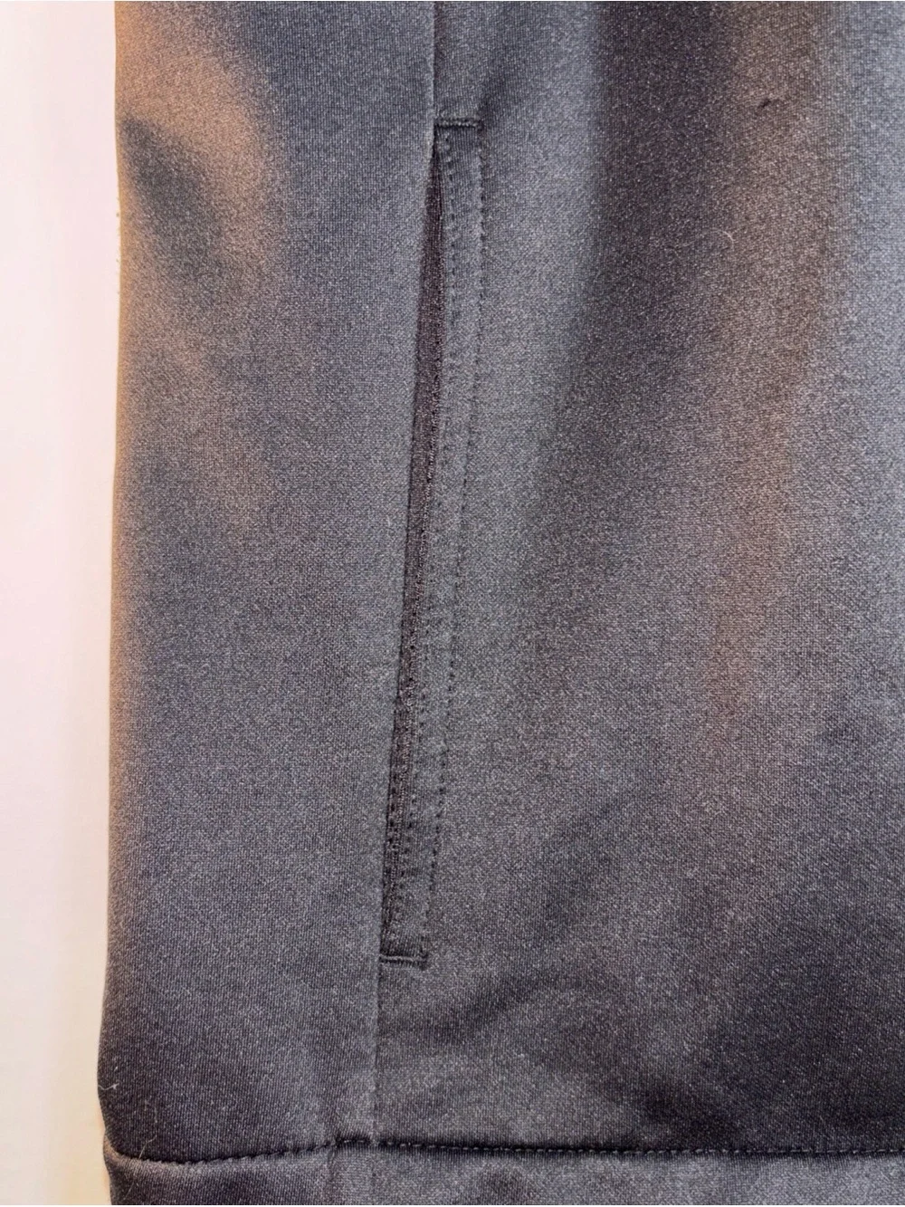 Men’s Callaway Black Full-Zip Golf Vest with pockets. 966